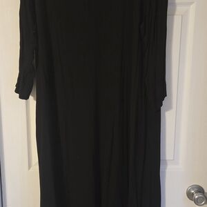 Black Maxi Dress with Cuffed 3/4 Sleeves for Casual Wear